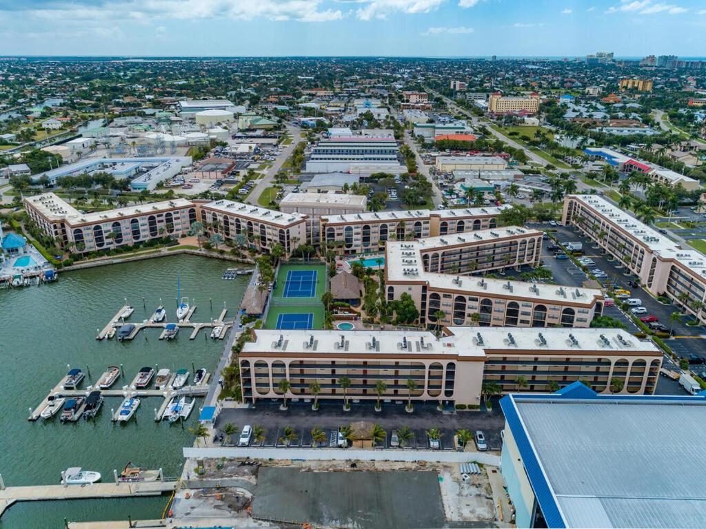Knot A Care Remodeled Direct Water Access Condo With Ocean And Pool Views Now Sleeps Six 마르코 아일랜드 외부 사진