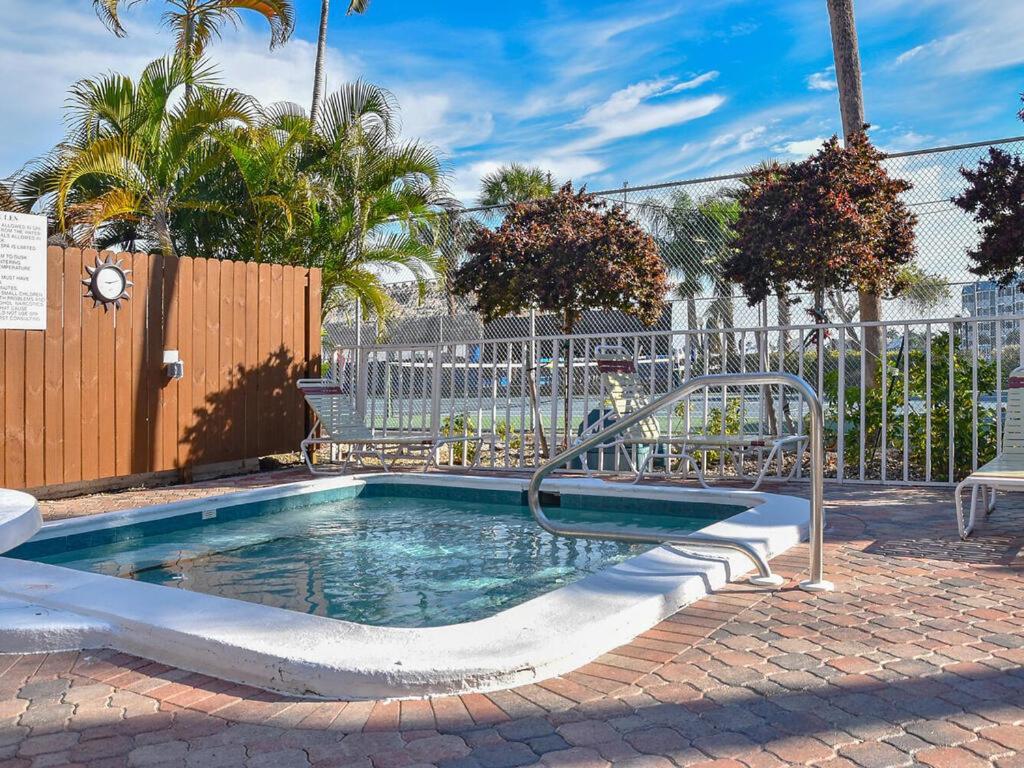 Knot A Care Remodeled Direct Water Access Condo With Ocean And Pool Views Now Sleeps Six 마르코 아일랜드 외부 사진